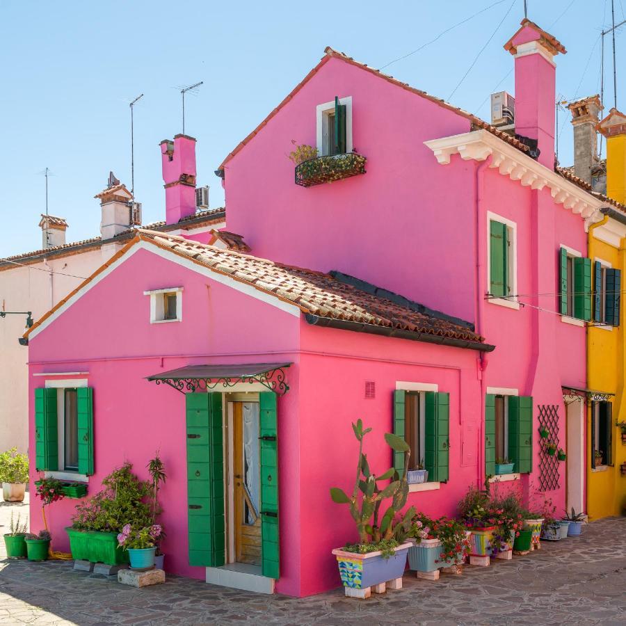Night Galleria Holiday Home - Bed & Art In Burano - The Pink House Kültér fotó