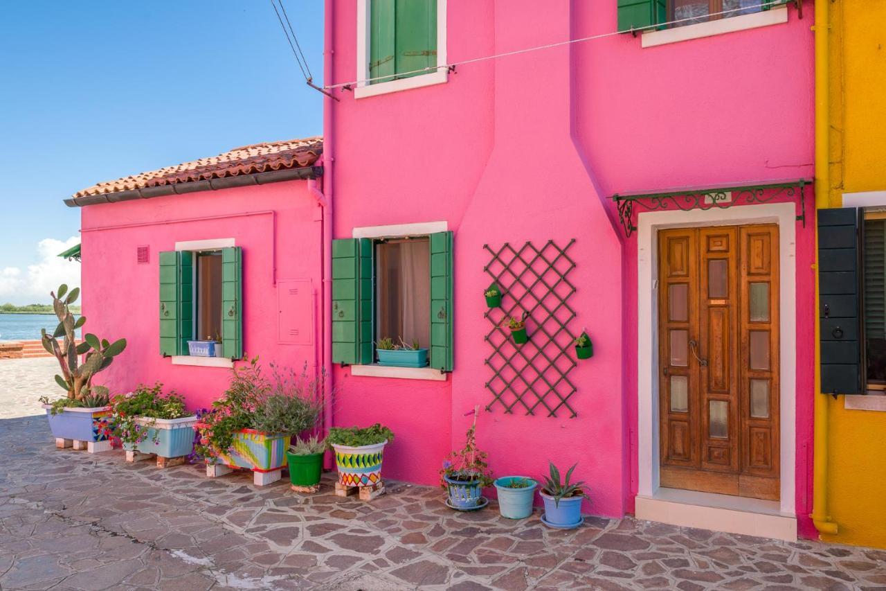 Night Galleria Holiday Home - Bed & Art In Burano - The Pink House Kültér fotó